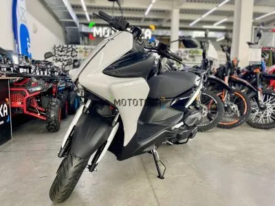 Скутер Vento (Венто) VMC CYCLONE 49сс (170сс, LED панель, CBS, USB) VIN WHITE