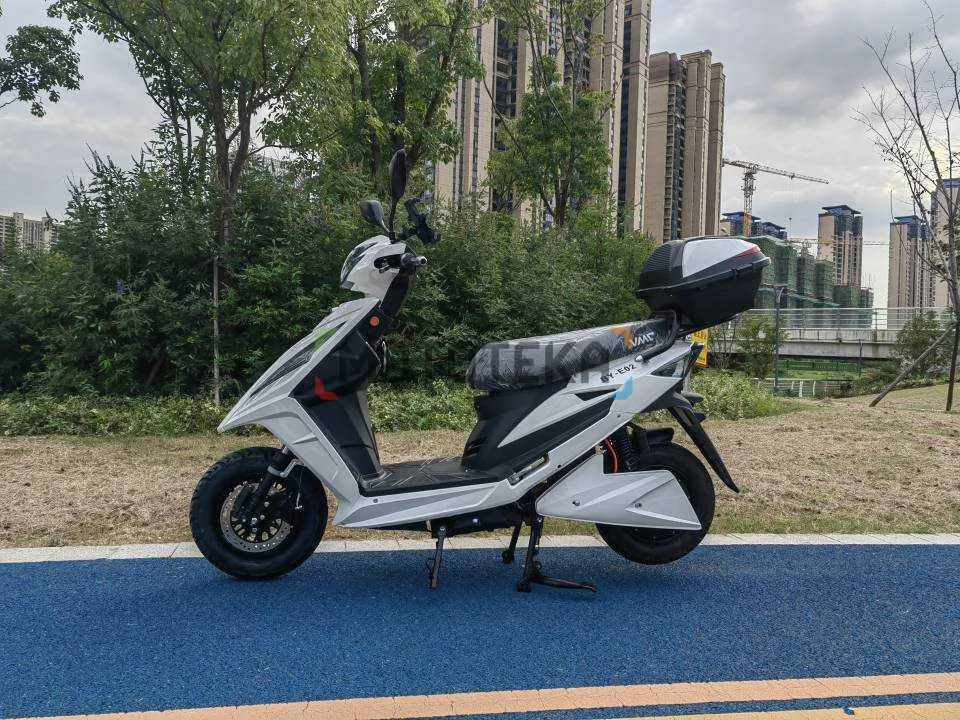 Электроскутер Vento (Венто) VMC ICORSA (2000W, 20V/72Ah) WHITE