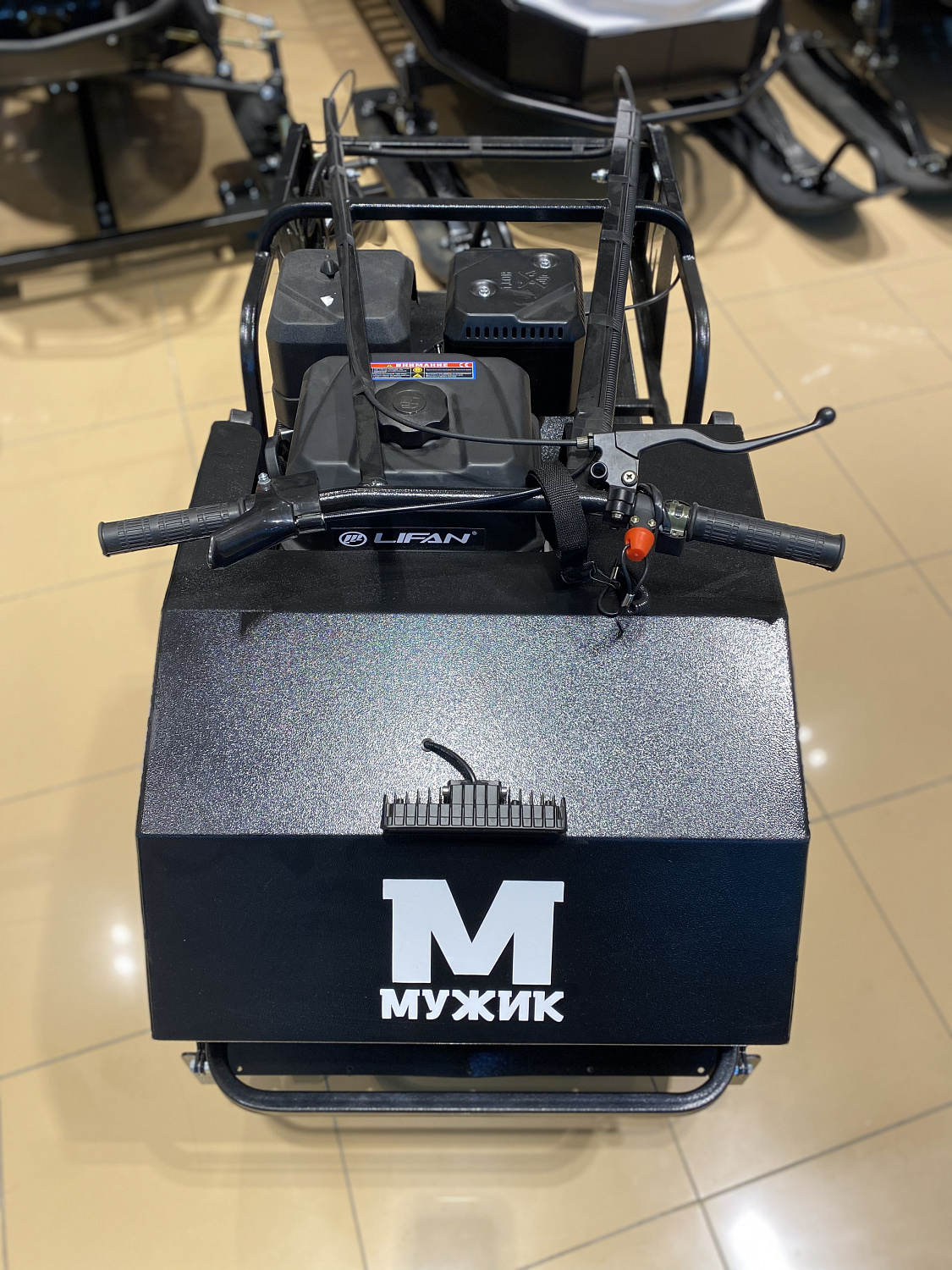 Мотобуксировщик Мужик LUXE М500 1450. 15 л.с.. катковая